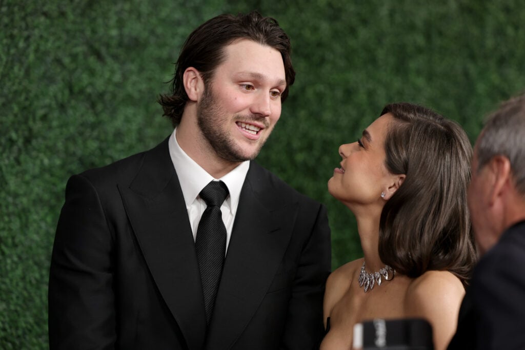 NEW ORLEANS, LOUISIANA - FEBRUARY 06: (L-R) Josh Allen and Hailee Steinfeld attend the 14th Annual NFL Honors at Saenger Theatre on February 06, 2025 in New Orleans, Louisiana.