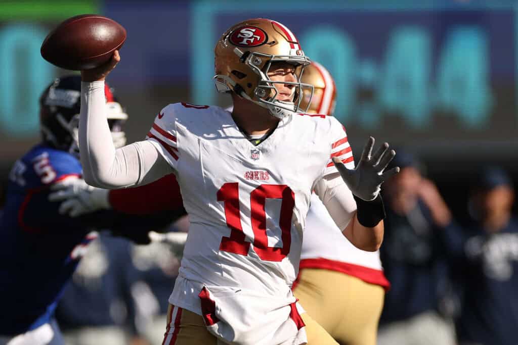 EAST RUTHERFORD, NEW JERSEY - NOVEMBER 02: Mac Jones #10 of the San Francisco 49ers passes against the New York Giants during the first quarter in the game at MetLife Stadium on November 02, 2025 in East Rutherford, New Jersey